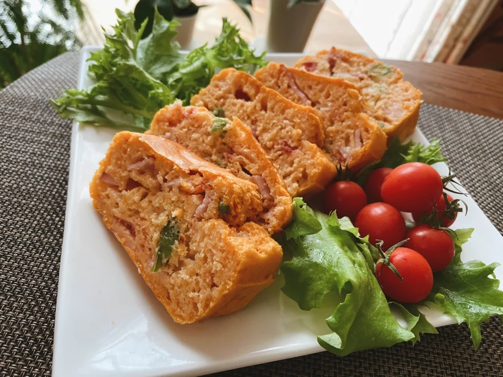 朝食、おやつ、一息に トマトケークサクレ