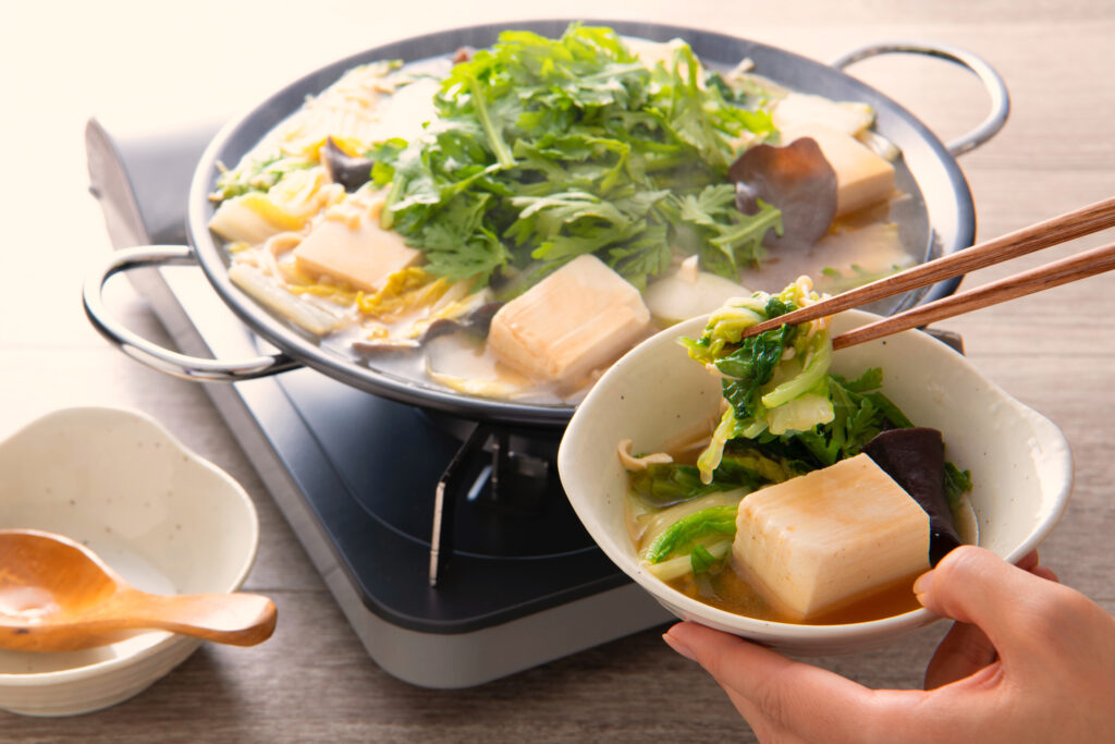 スープやつけダレでバリエーション豊富な鍋料理は冬の定番！