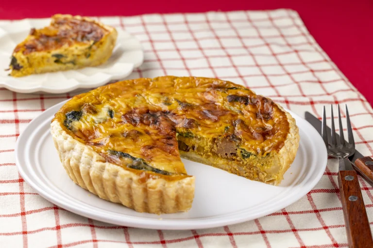 ポークビーンズとほうれん草のキッシュ 